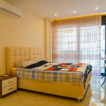 Flat On The First Line In Konak Tower Apartmán *